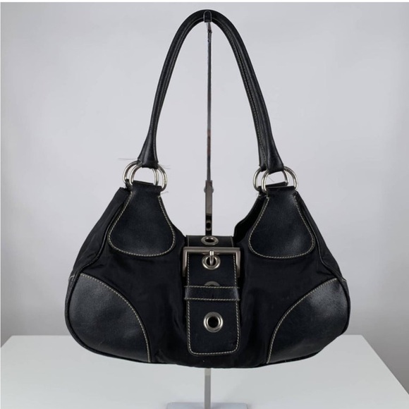 Elegant Black Shoulder Bag with paper prada bag and authentification card - Picture 2 of 11